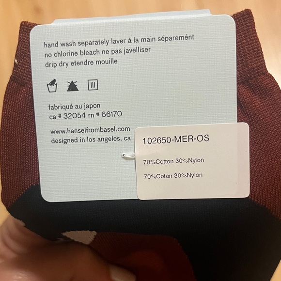 Playful Cat Design Red Socks - Picture 5 of 5